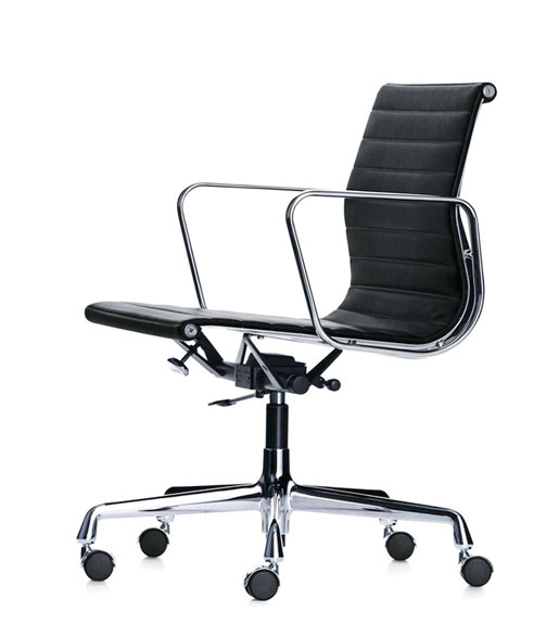 TA117L Eames management chair